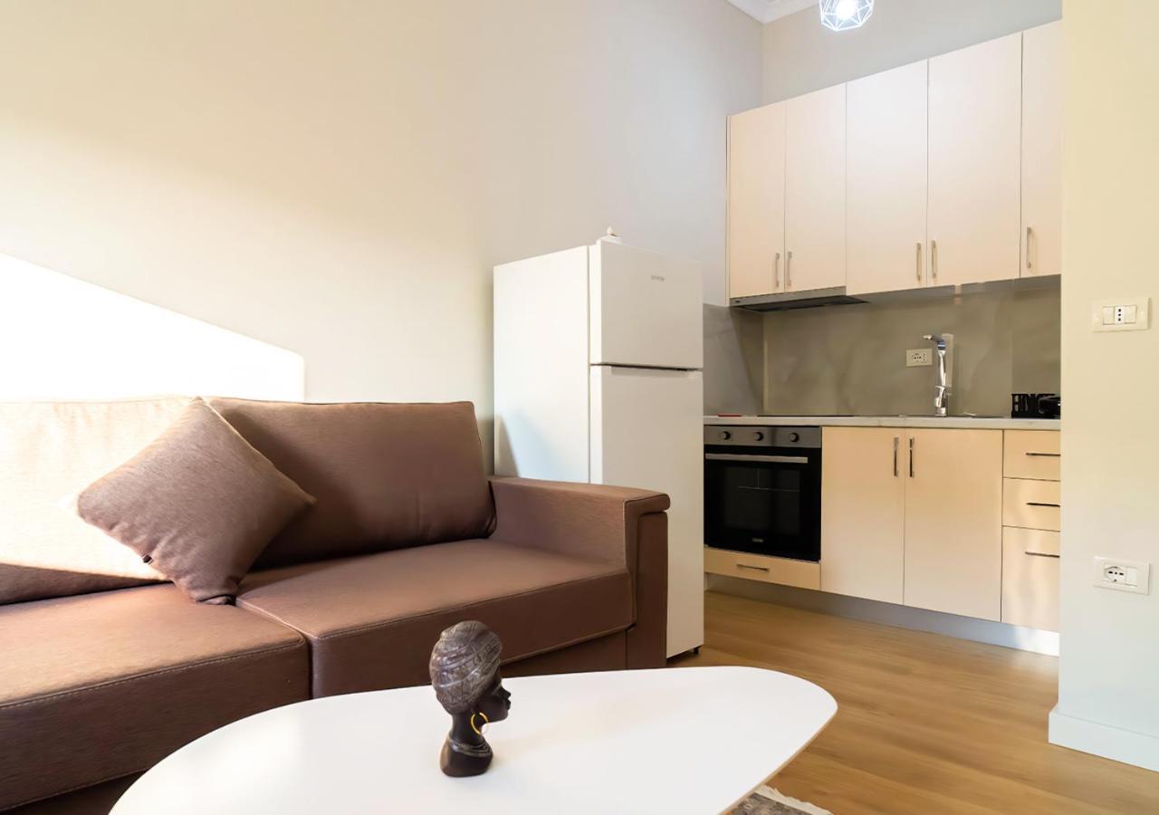 Home Inn Apartment 2 Near City Center Tiranë Eksteriør bilde